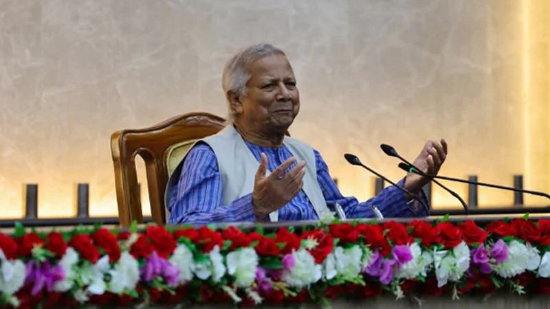 পুলিশের জ্যেষ্ঠ কর্মকর্তাদের সঙ্গে প্রধান উপদেষ্টার বৈঠক