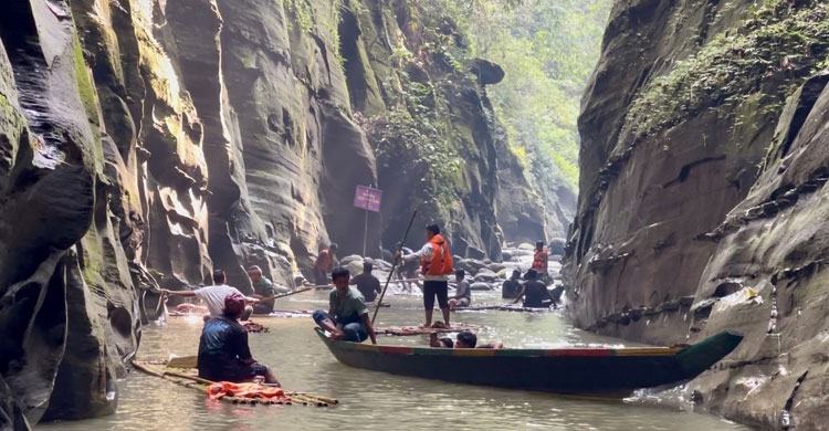 দেবতাখুম ভ্রমণে নিষেধাজ্ঞা প্রত্যাহার