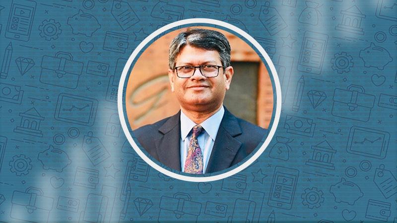 আমলাতন্ত্র কি ক্রীড়কের ফুটবল নাকি রাষ্ট্রের মেরুদণ্ড?