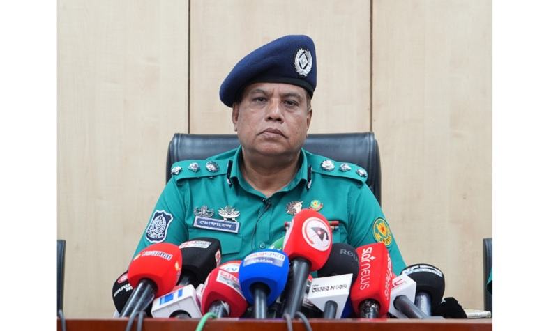 ককটেল বিস্ফোরণ নিয়ে নাসীরুদ্দীন পাটোয়ারীকে জিজ্ঞাসাবাদ করা উচিত: ডিএমপির যুগ্ম কমিশনার