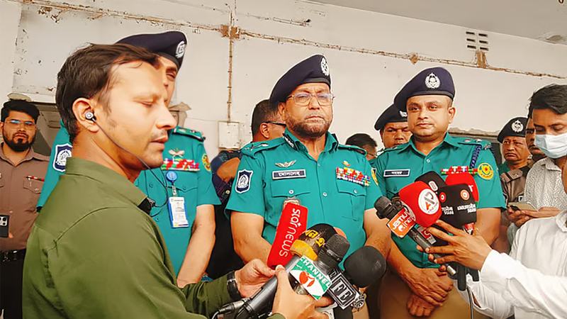 মিরপুরে স্বাস্থ্যকেন্দ্রে ভাঙচুরের ঘটনায় পুলিশের অবহেলা থাকলে কঠোর ব্যবস্থা: ডিএমপি কমিশনার