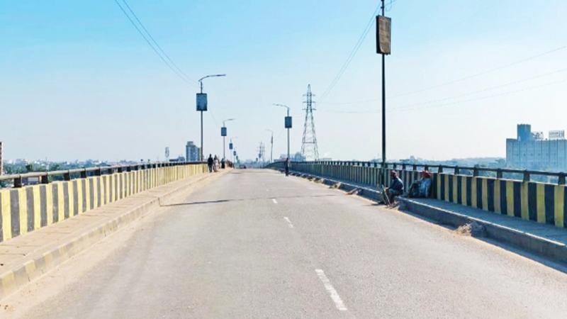 ঢাকা-সিলেট মহাসড়ক সংলগ্ন ডেমরা সেতুতে মেরামত, যানজটের শঙ্কা