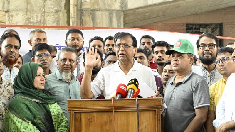 রাস্তা ও ফুটপাতে অবৈধ দোকান বসালেই মামলা ও মালামাল ক্রোক: ডিএসসিসি প্রশাসক