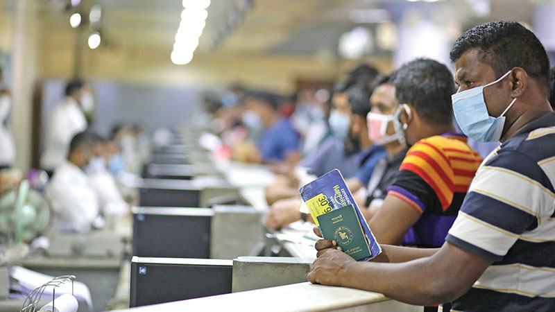 ব্যাংকিং চ্যানেল ও খোলাবাজারে বৈদেশিক মুদ্রার বিনিময় হারের তারতম্য ন্যূনতম পর্যায়ে রাখতে হবে