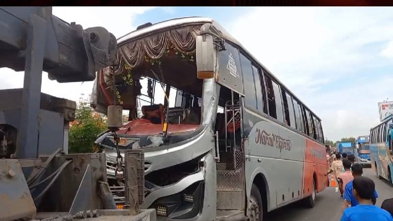 ঢাকা-ভাঙ্গা এক্সপ্রেসওয়েতে চার যাত্রীবাহী বাসের সংঘর্ষ, আহত ২০