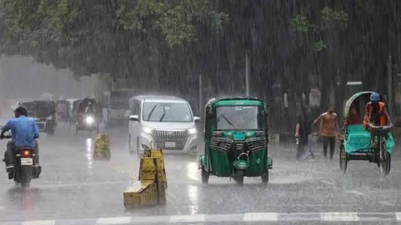 ঢাকায় হালকা বৃষ্টির সম্ভাবনা, বাড়তে পারে গরম