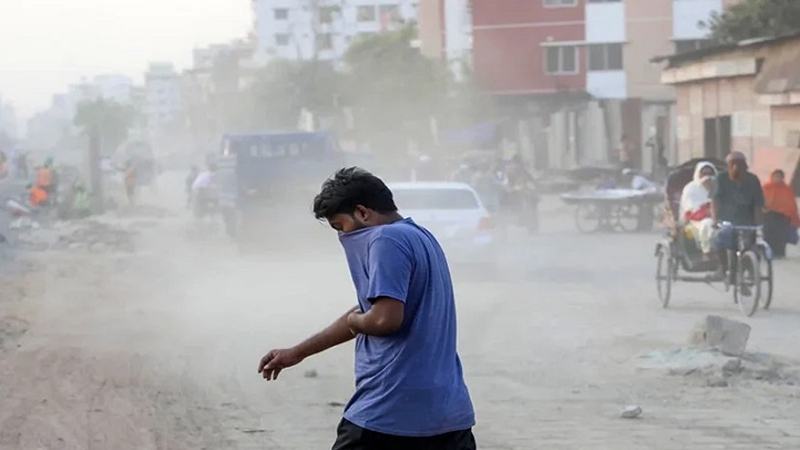 ছুটির দিনেও রাজধানীর বাতাস ‘অস্বাস্থ্যকর’