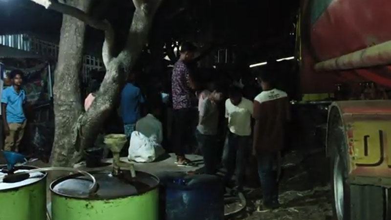 গাংনীতে সাড়ে চার হাজার লিটার ডিজেল জব্দ