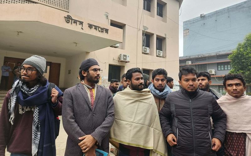 রাজশাহী বিশ্ববিদ্যালয়ে ৬ ডিনের কার্যালয়ে শিক্ষার্থীদের তালা