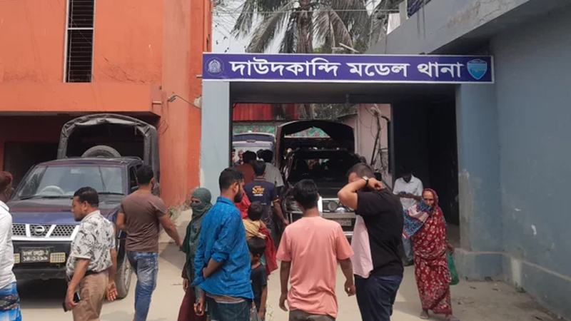 কুমিল্লা দাউদকান্দিতে পুলিশের পৃথক অভিযানে গ্রেফতার ৫