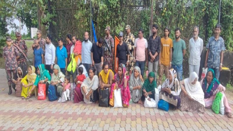 চুয়াডাঙ্গা সীমান্তে ৩১ বাংলাদেশীকে হস্তান্তর করেছে বিএসএফ