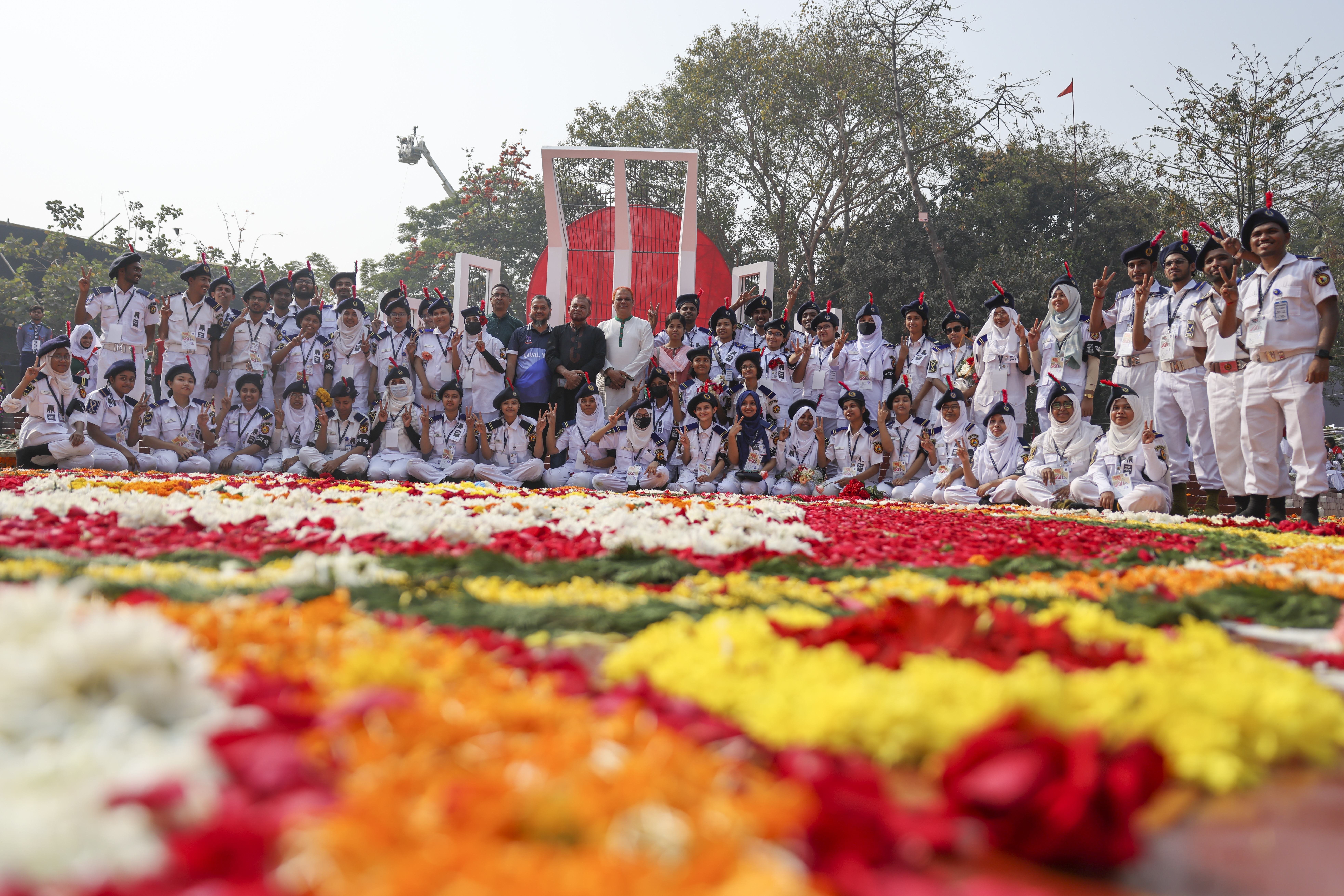 শহীদ দিবস ও আন্তর্জাতিক মাতৃভাষা দিবসে ভাষা শহীদদের প্রতি শ্রদ্ধা