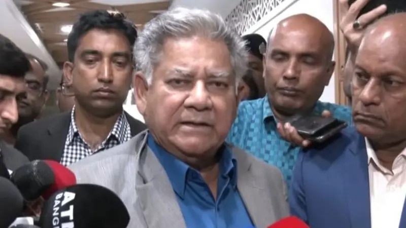 চট্টগ্রাম বন্দরে বিশৃঙ্খলা করলে কঠোর পদক্ষেপ নেবে সরকার: নৌপরিবহন উপদেষ্টা