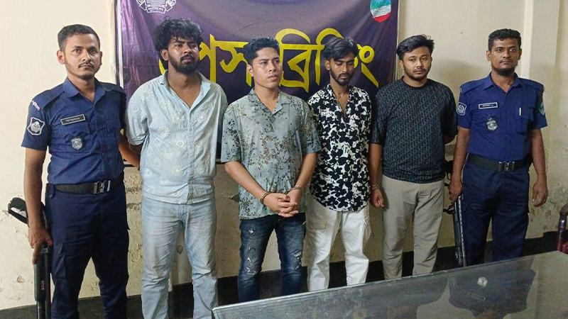 যশোর থেকে গ্রেফতার চট্টগ্রামের ‘শীর্ষ সন্ত্রাসী’ ডেভিড ইমন, সঙ্গে পাঁচ শুটার
