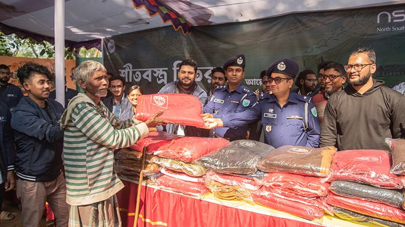 শ্রীমঙ্গলে এনএসইউ সোশ্যাল সার্ভিসেস ক্লাবের শীতবস্ত্র বিতরণ