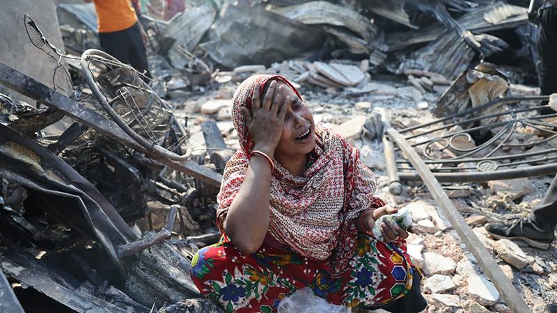 ৫ ঘণ্টার দুঃস্বপ্নে নিঃস্ব কড়াইল বস্তিবাসী