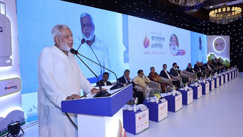 সিলিন্ডার গ্যাসের দাম কমাতেই হবে, পলিসি কনক্লেভে জ্বালানি উপদেষ্টা