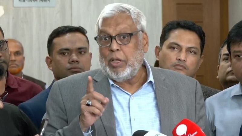 বেতন বাড়ানোর সিদ্ধান্ত অন্তর্বর্তী সরকার নেবে না: উপদেষ্টা ফাওজুল কবির খান