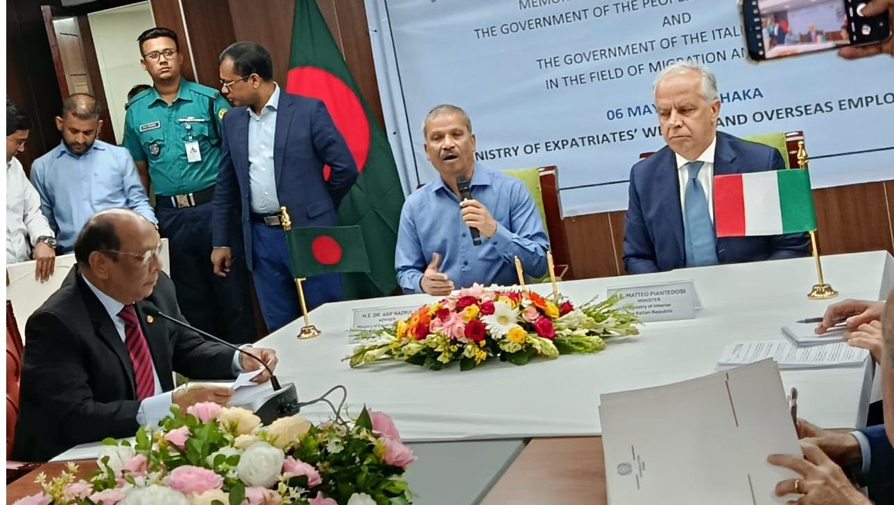 সৌদি আরবে অবৈধ নারী শ্রমিকদের বৈধ করা হচ্ছে: আসিফ নজরুল