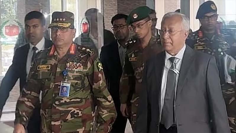 নির্বাচন কমিশনের সঙ্গে আজ তিন বাহিনীর প্রধানের বৈঠক, বিকালে ব্রিফিং