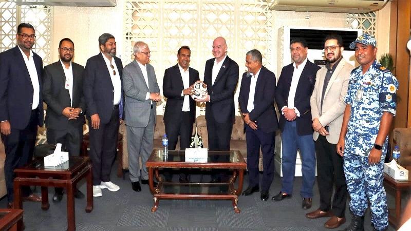 ভুটান যাওয়ার পথে ঢাকায় যাত্রাবিরতি ফিফা সভাপতির