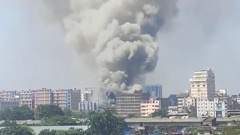 নিয়ন্ত্রণে এসেছে টঙ্গীর ওষুধ কারখানার আগুন