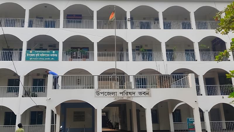 ফুলগাজী উপজেলা পরিষদের তিন কর্মচারী সাময়িক বরখাস্ত