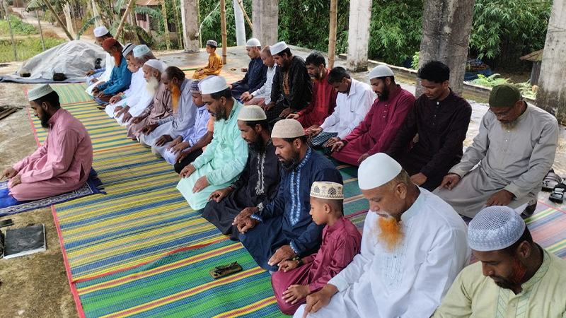 গাইবান্ধায় ২১ মুসল্লি নিয়ে ঈদুল আজহার জামাত