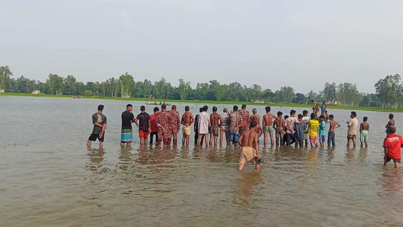 গাইবান্ধায় ছেলেকে বাঁচাতে গিয়ে পানিতে ডুবে বাবার মৃত্যু