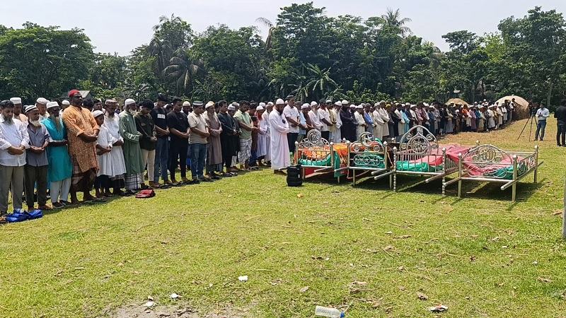 গাজীপুরে হত্যাকাণ্ডের শিকার ৫ জনের মরদেহ পাশাপাশি কবরে দাফন