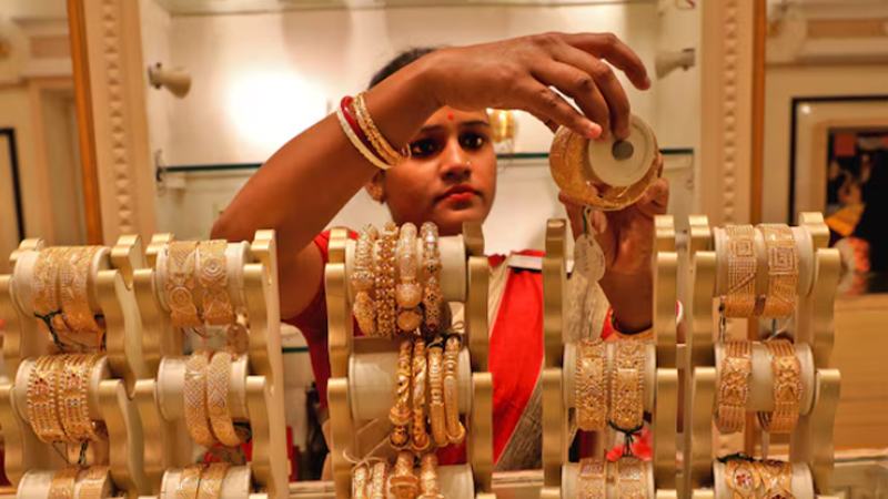 দেশের বাজারে কমেছে স্বর্ণ ও রৌপ্যের দাম