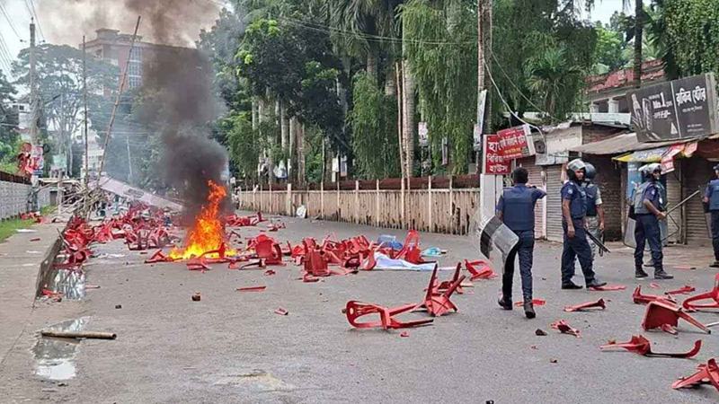 গোপালগঞ্জে যৌথ বাহিনীর অভিযানে আটক ৪৫