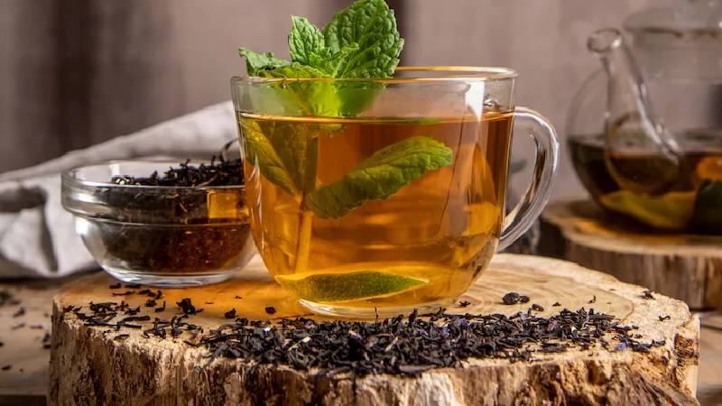 লিভারের সুরক্ষা ও ওজন নিয়ন্ত্রণ: গ্রিন টি পানের সঠিক নিয়ম ও উপকারিতা