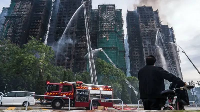 হংকং অগ্নিকাণ্ড: উদ্ধার অভিযান শেষ, মৃতের সংখ্যা বেড়ে ১২৮
