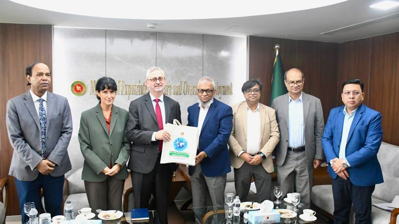 অবৈধ অভিবাসনের বিষয়ে কঠোর অবস্থান নিয়েছে সরকার: প্রবাসীকল্যাণ মন্ত্রী