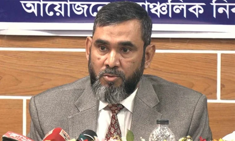 আচরণবিধি নিয়ে রাজনৈতিক দলগুলো অনেক বেশি সচেতন : ইসি সানাউল্লাহ