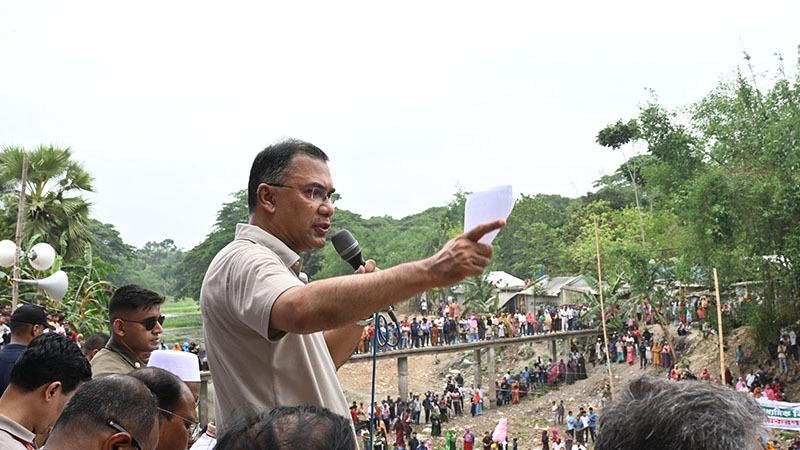 গণভোট ও জুলাই সনদ নিয়ে বিভ্রান্তকারীদের প্রশ্রয় না দেয়ার আহ্বান প্রধানমন্ত্রীর