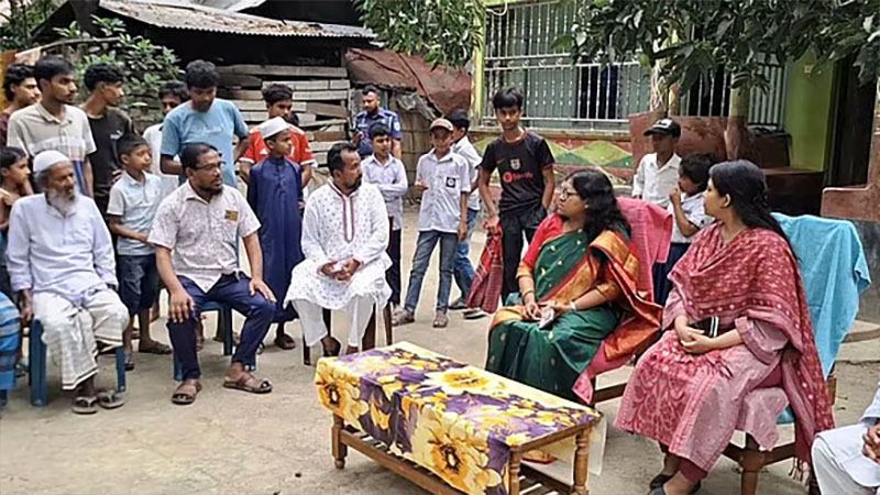 যুক্তরাষ্ট্রে নিহত বৃষ্টির গ্রামের বাড়িতে ডিসি-ইউএনও, জানালেন সমবেদনা