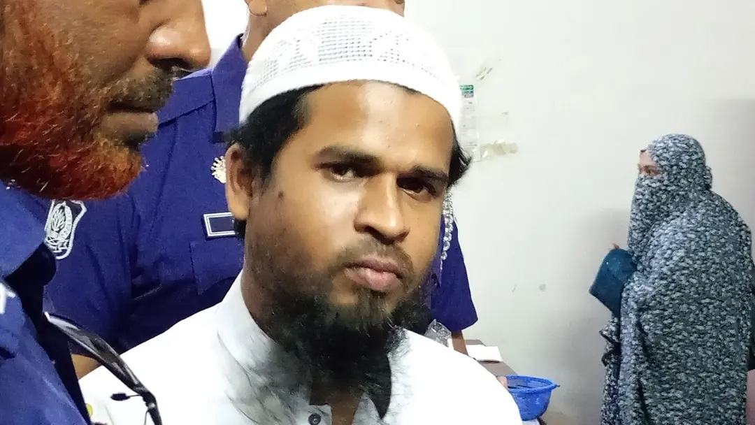 সেই মাদরাসা শিক্ষক কারাগারে, সাত দিনের রিমান্ড চায় পুলিশ