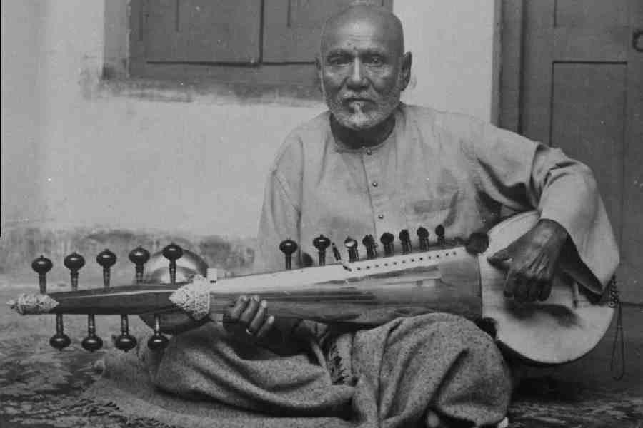 শিবপুর থেকে মাইহার— এক সুরসন্ধানীর দীর্ঘ যাত্রা