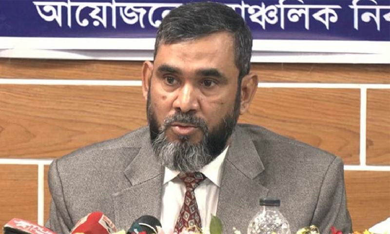 এবারের নির্বাচন লাইনচ্যুত ট্রেনকে লাইনে ফেরানোর মতো: ইসি সানাউল্লাহ