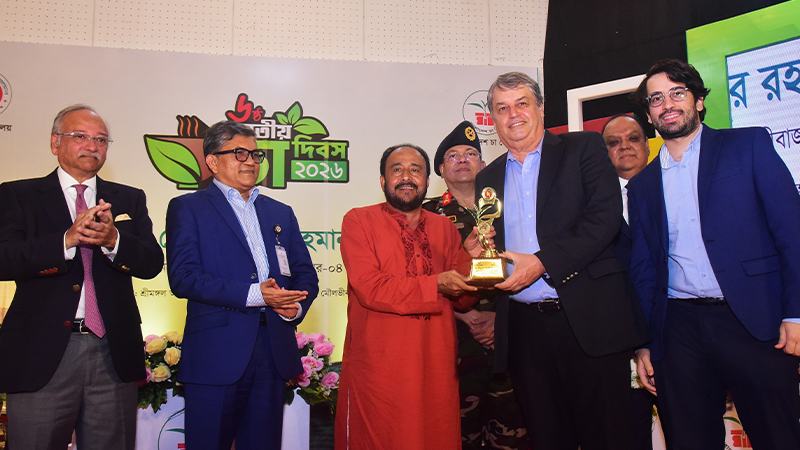 শ্রমিক কল্যাণের ভিত্তিতে পুরস্কার পেল মির্জাপুর চা বাগান