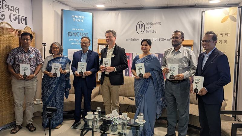 ক্ষুদ্রঋণের পাশাপাশি তার সুফল টেকসই করার জন্য আনুষঙ্গিক ব্যবস্থা করতে হবে