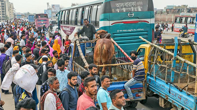 চড়া ভাড়ায় নিত্যপণ্যে বাড়তি দাম