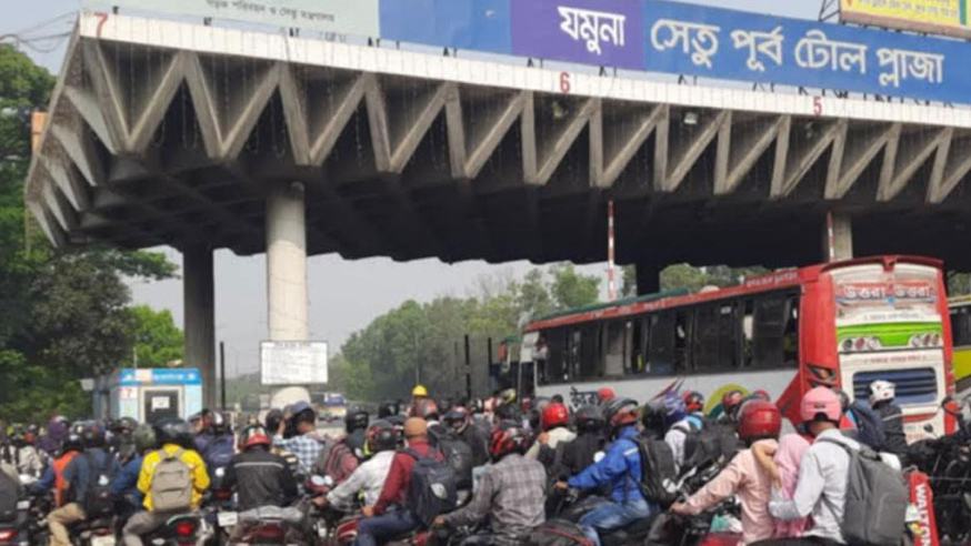 একদিনে পার হলো ৪৮ হাজারের বেশি গাড়ি