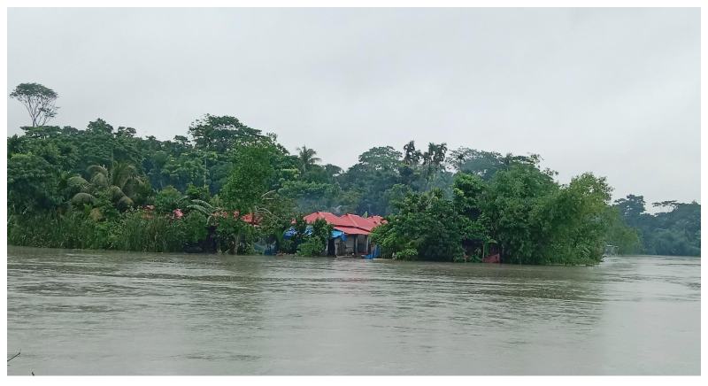 ঝালকাঠিতে ১২ গ্রাম প্লাবিত, আতঙ্কে নদীপাড়ের মানুষ