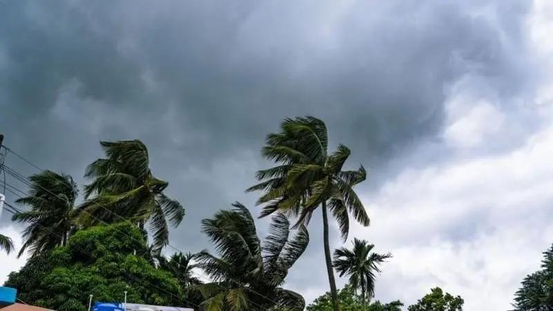 অভ্যন্তরীণ নদীবন্দরে সতর্কতা সংকেত জারি