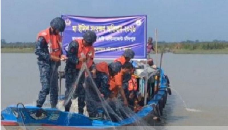 চাঁদপুরে ৭ লাখ ১৪ হাজর মিটার অবৈধ জাল জব্দ