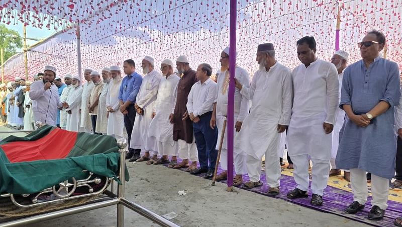 ডাক ও টেলিযোগাযোগ মন্ত্রীর চাচা মুক্তিযোদ্ধা সালাম পারভেজ ফকিরের দাফন সম্পন্ন