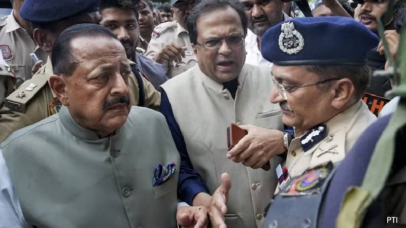 সরকার দাবি মানলেও নিজের অবস্থান থেকে সরে গেছেন রাহুল: জিতেন্দ্র সিং